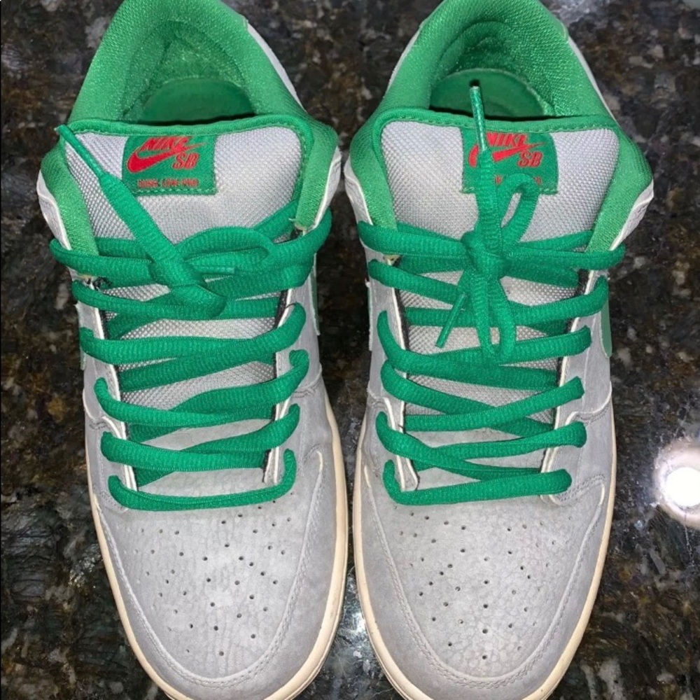 Nike Dunk SBMEDUSAPre Owned Size 10.5 8/10 no box